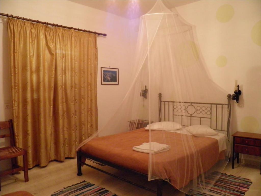 Mirsini Pansion Hotel Картерадос Стая снимка