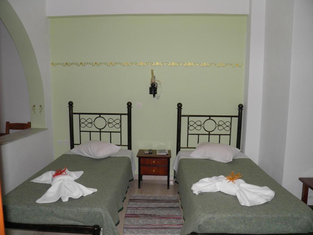 Mirsini Pansion Hotel Картерадос Стая снимка