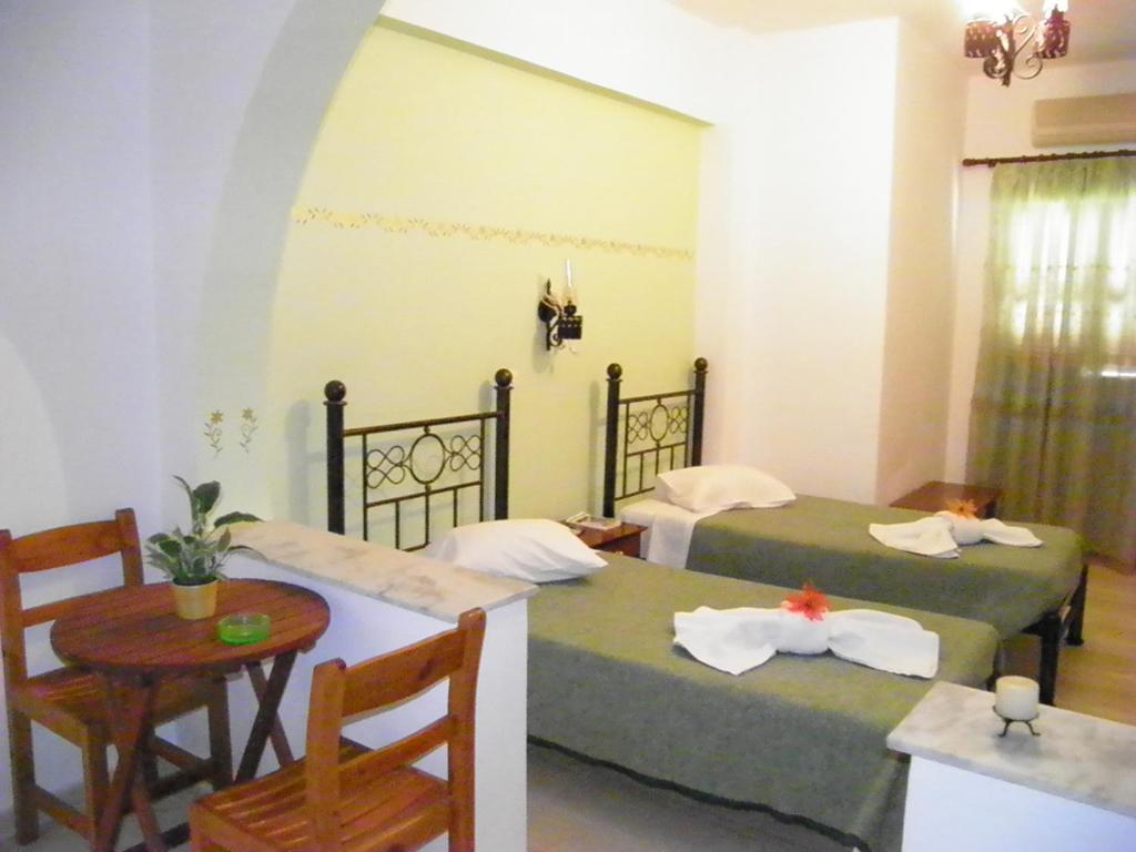 Mirsini Pansion Hotel Картерадос Стая снимка