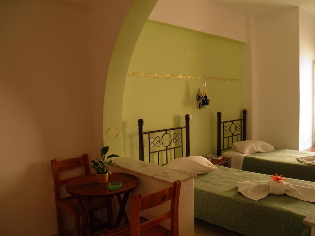 Mirsini Pansion Hotel Картерадос Екстериор снимка