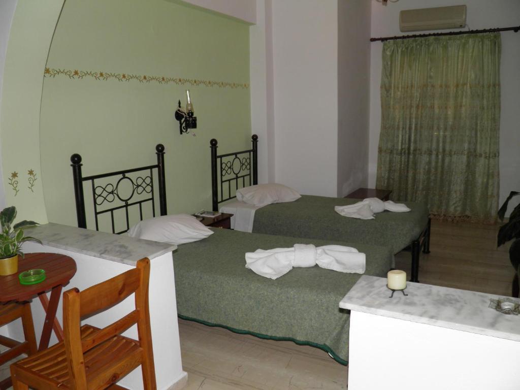 Mirsini Pansion Hotel Картерадос Екстериор снимка