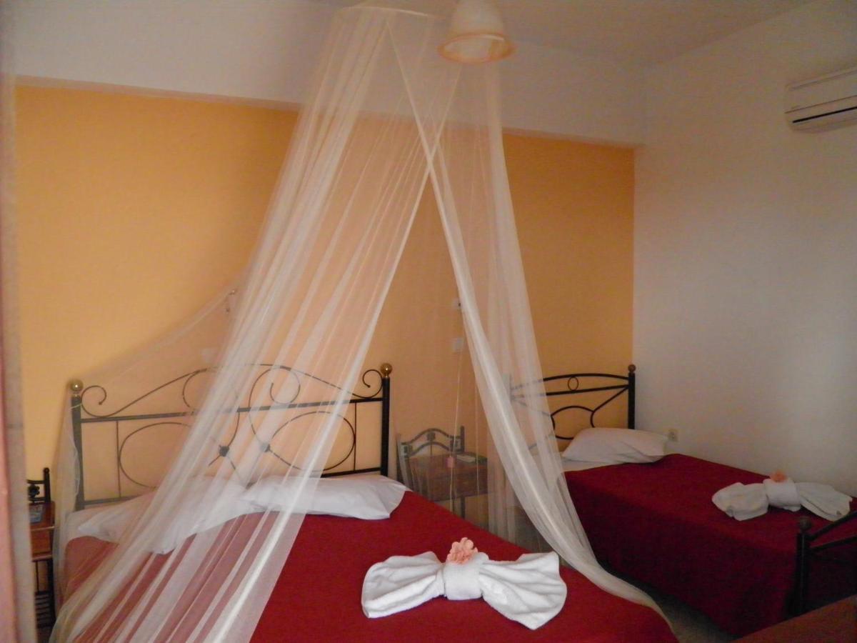 Mirsini Pansion Hotel Картерадос Екстериор снимка